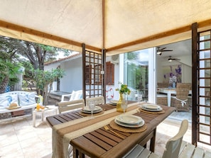 Arbuste, Jardin, Ombre, Pelouse, Mobilier De Jardin, ArriÚre-Cour, Aménagement Paysager, Cour, Biens, Chaise
