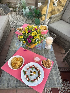 Outdoor dining