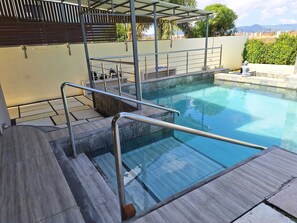 Vue sur piscine