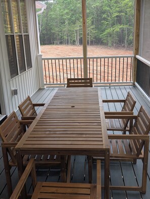 Outdoor dining