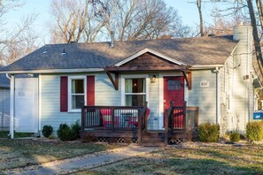 Welcome to how everyone fell in love with Bentonville!