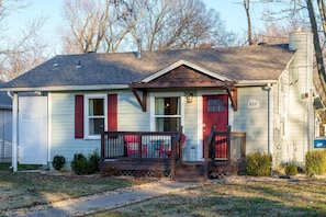 Welcome to how everyone fell in love with Bentonville!