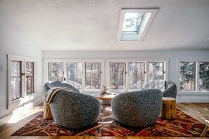 Everyone falls in love with the swivel chairs and the perfect view!