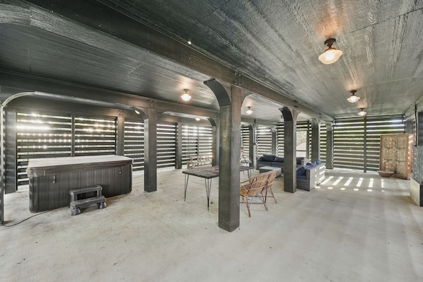 Ground Level, Covered Patio Area with Hot tub