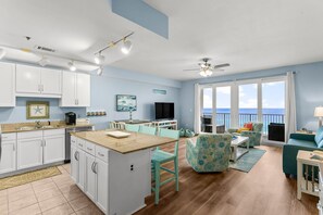 16-web-or-mls-9902 S Thomas Dr 1305-8