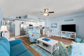 26-web-or-mls-9902 S Thomas Dr 1305-18