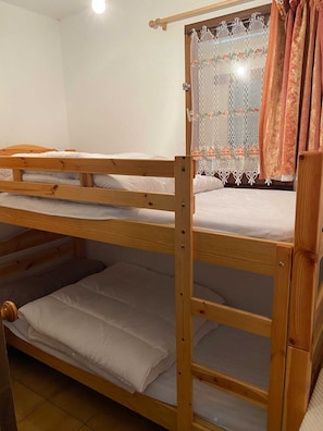 Bunk bed