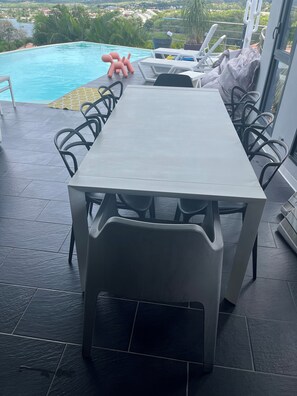 Outdoor dining