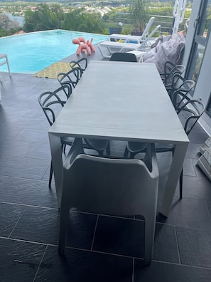 Outdoor dining