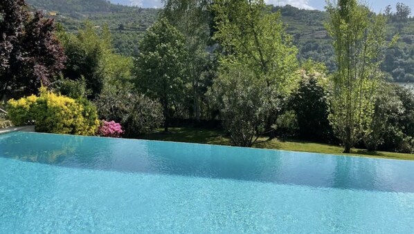 Vue sur piscine