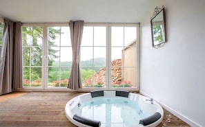 Jacuzzi
