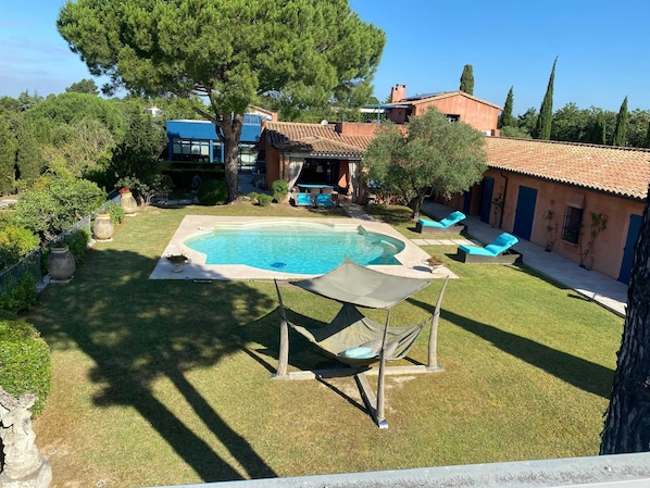 Vue sur piscine