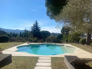 Vue sur piscine