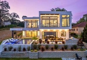 Step into a backyard designed for leisure, laughter, and lakeside living. Everything you need, right here.