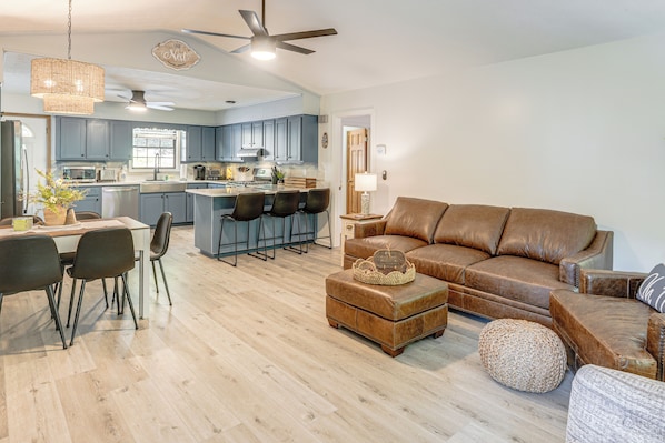 Hiawassee Vacation Rental | 3BR | 3BA | 2,400 Sq Ft | 4 Steps to Enter