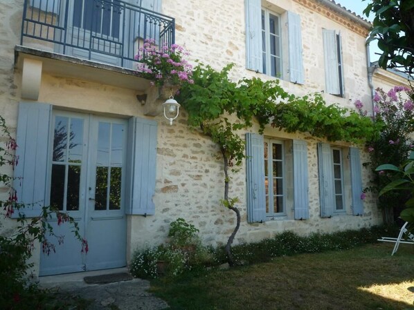 Photo 0