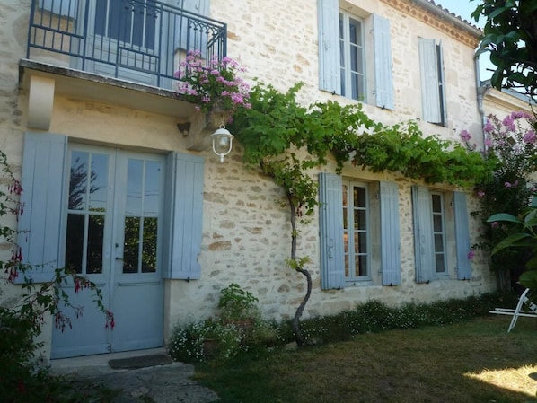 Photo 0