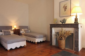 les deux chambres sont à l'étage