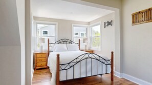 Queen Bed 