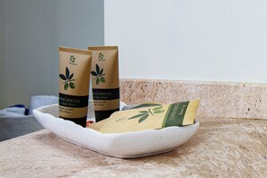 Bathroom amenities