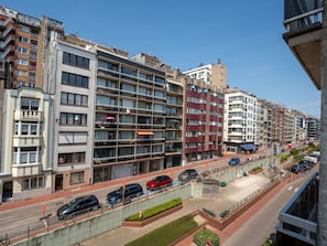 Building, Daytime, Apartment, Window, Urban Area, City, Residential Area, Metropolitan Area, Neighbourhood