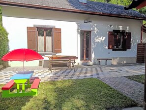 House, Door, Home, Cottage, Garden, Porch, Yard, Backyard, Lawn, Shade