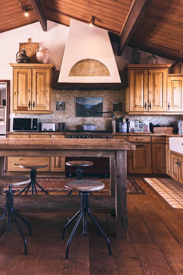 5-bedroom Lodge In Superb Malibu With Ac, Wifi,mountain And Ocean Views! - Malibu, CA