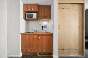 Studio/Kitchenette