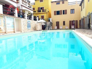 Swimming Pool, Composite Material, Hotel, Balcony, Outdoor Furniture, Resort, Resort Town, Courtyard, Thermae, Boutique Hotel