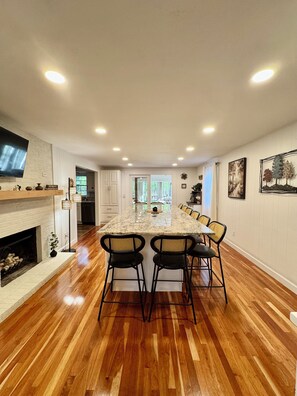 Island Room, seats 10