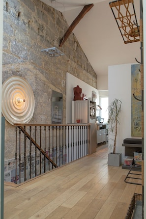 Entrée du loft vers le séjour