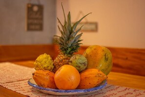 Alimentos y bebidas