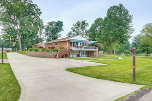 Property Exterior | 2-Story Home | Basketball Hoop