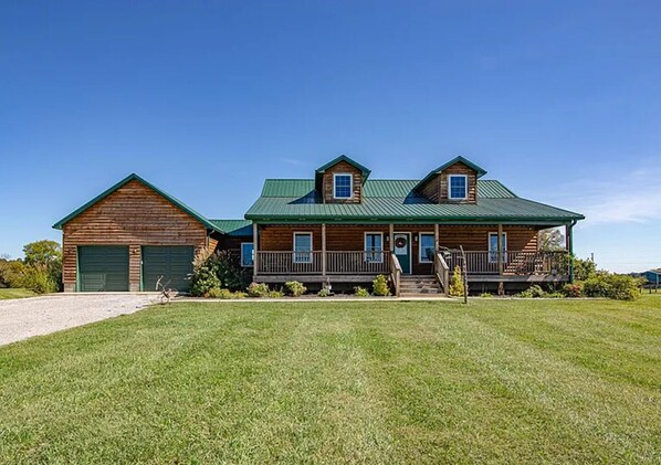 Welcome to Cask and Thistle Cabin