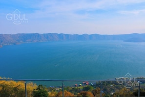 Vue depuis lâhĂ©bergement