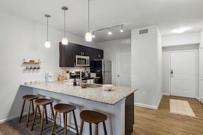 Kitchen (2)
