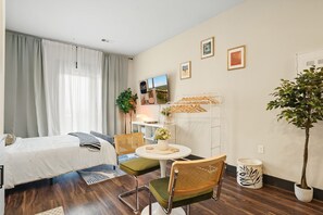 1433 dinning table