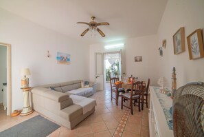 Wohn- und Esszimmer