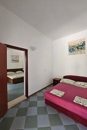 Schlafzimmer 2
