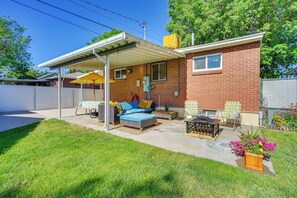 Covered Patio | Gas Grill | Outdoor Dining Area | Fire Pit
