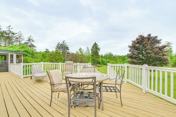 Atlanta Vacation Rental | 3BR | 2BA | 1,900 Sq Ft | 3 Steps Required