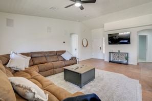 Living Room | Central A/C & Heating | Free WiFi