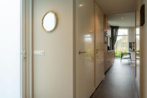 Entrance / Reception