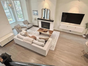 Perfect home for traveling friends, families and work groups!