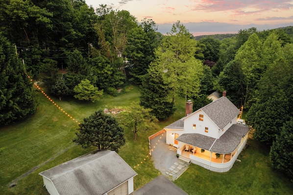 The Roebling House offers a memorable experience filled with comfort, style, and charm. From relaxing spaces to thoughtful details, it's the perfect place to unwind, connect, and enjoy all that the surrounding area has to offer.
