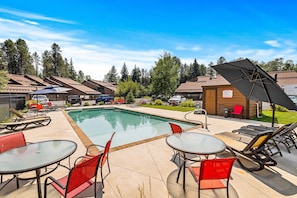Community pool