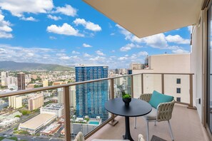 Wake up to panoramic views of Honolulu's skyline.