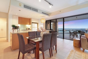 Dining setting for up to 6 guests.