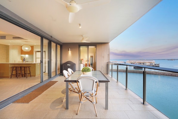 Open plan living, strep straight out onto the balcony, included BBQ and Darwin Harbour views, over to the Port.