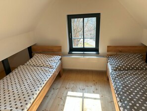 Wood, Bedroom, Bed, Bedding, Bed Frame, Bed Sheet, Bunk Bed, Dormitory, Hostel, Hardwood